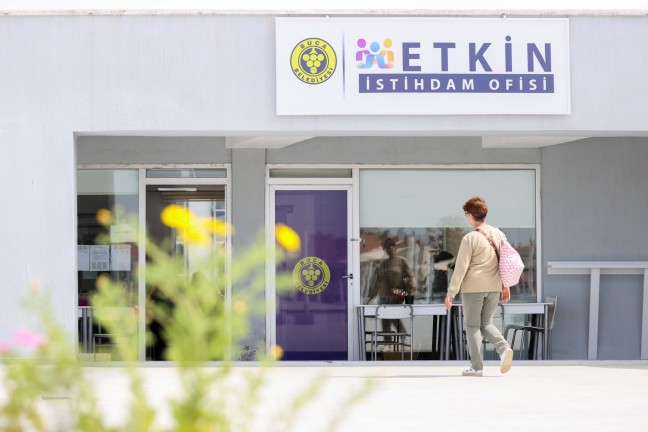 Buca'da Etkin İstihdam Ofisleri ile 1113 Kişiye İş İmkanı Sağlandı