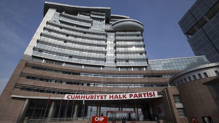 CHP'de Kurultay Öncesi Şok İhraç