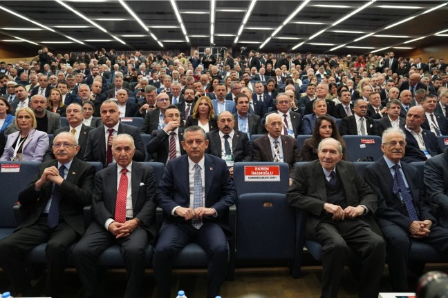 CHP Olağanüstü Kurultayı Ankara'da Başladı: İmamoğlu'ndan Mesaj!