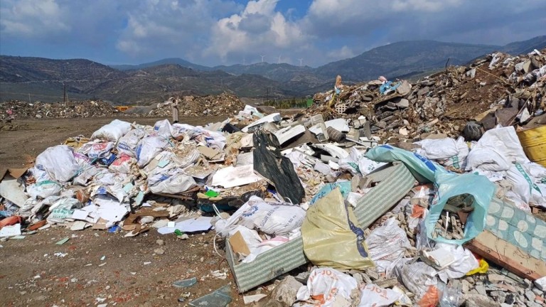 Bayraklı'ya Vahşi Depolama Şoku! Çevre Cezası Rekor Kırdı