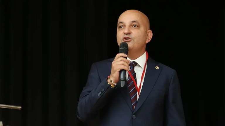 CHP Kurultayı: Mahir Polat'tan Sert Eleştiriler ve Uzlaşı Çağrısı 