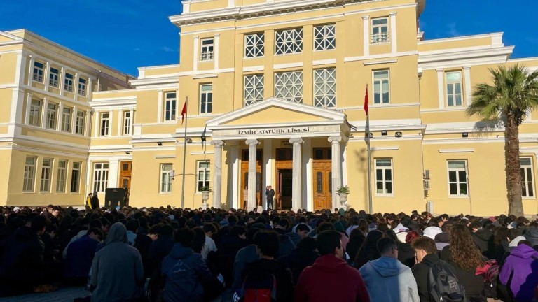 İzmir Liselerinde Öğrenci Eylemleri 