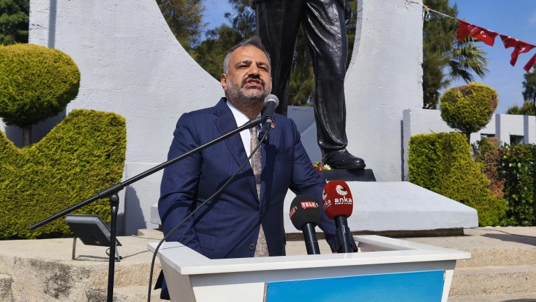 İzmir'de İmamoğlu İçin Rekor İmza: 1.2 Milyon Destek Aştı! 
