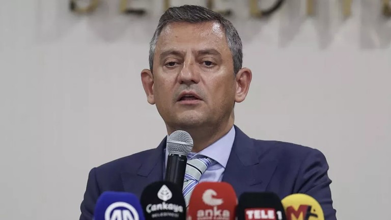 Özgür Özel'den Dayanışma Mesajları: Özdağ'ın Yanında, 1 Mayıs'ta Meydanda