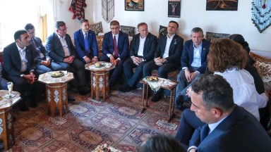 Başkan Tugay'dan Özel'e Destek ve Saldırıya Kınama