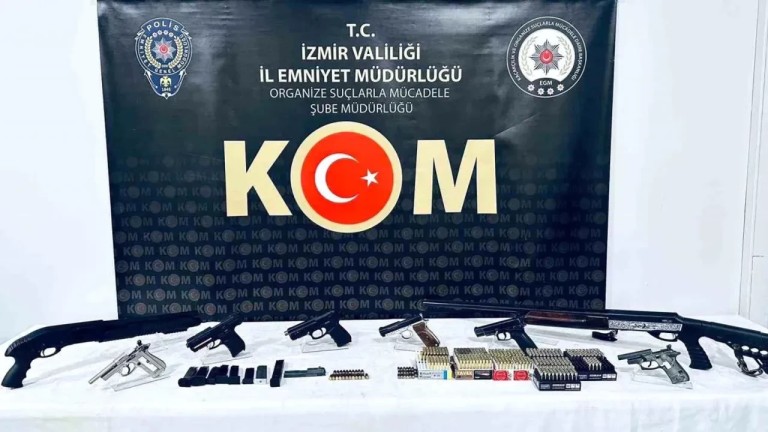 İzmir'de Yasadışı Silah Operasyonu!