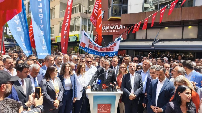 CHP İzmir'den Özgür Özel'e Saldırıya Sert Tepki
