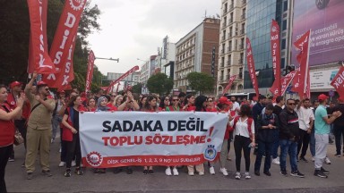 İzmir'de Belediyede Maaş Kesintisi Krizi: İşçiler Grev Kararı Aldı