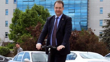 CHP'li Alp'ten Meclis'e Skuterli Protesto