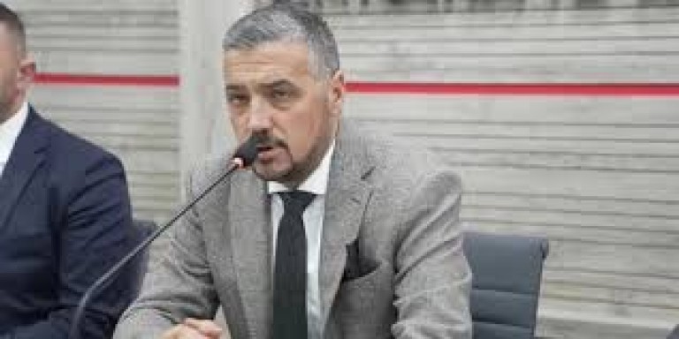 MHP İl Başkanı'ndan Özgür Özel'e Sert Sözler: Terbiyesizliğin Bedeli Olacak!