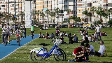 İzmir'de Gençlerin Derdi: Araştırma Hayat Pahalılığını İşaret Etti