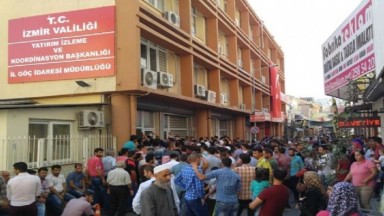 İzmir'de Suriyeli Mülteci Sayısı Azaldı: Vali Elban Son Rakamları Açıkladı