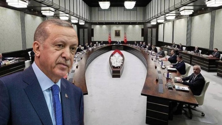 Erdoğan Kabinesi'nde Büyük Revizyon Sinyali: Kimler Gidiyor, Kimler Kalıyor?