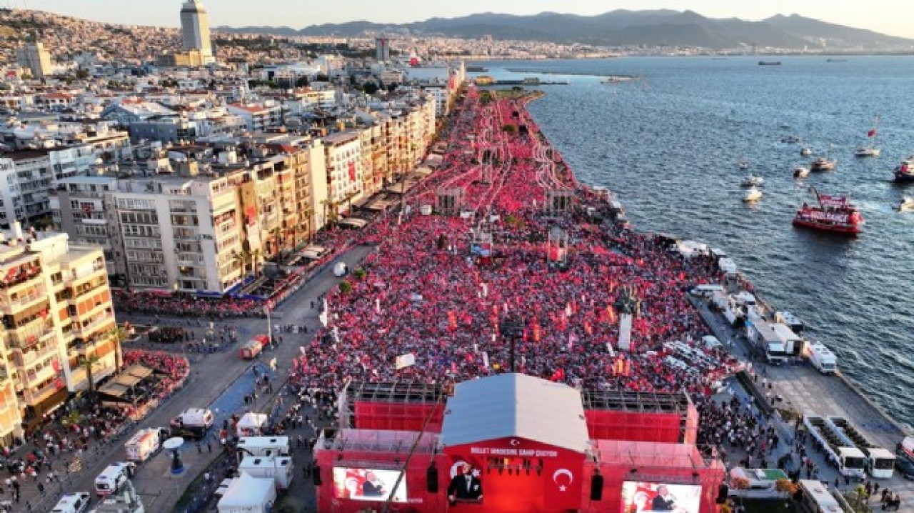 CHP İzmir Mitingine Kaç Kişi Katıldı? İşte Detaylı Katılımcı Analizi