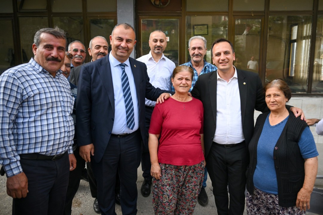 Bornova'da Başkan Eşki ve Milletvekili Arslan Sahada