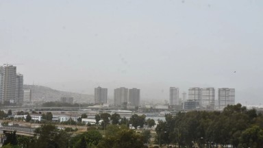 İzmir Toz Taşınımı Alarmı: Sıcaklıklar Artıyor, Hava Kalitesi Düşüyor