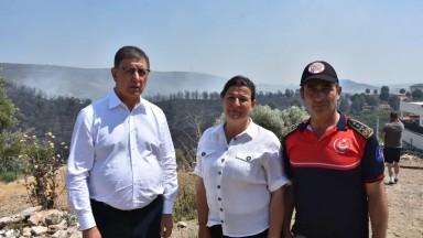 Foça'da Orman Yangını! Başkan Tugay'dan Vatandaşlara Sert Uyarı