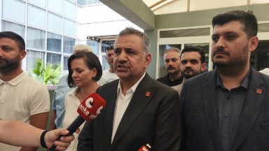 İzmir'de CHP Krizi: İşten Çıkarmalar Partiyi Sarsıyor