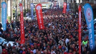 İzmir'de İşten Çıkarma Krizi: İşçiler 1 Temmuz'da Eylemde