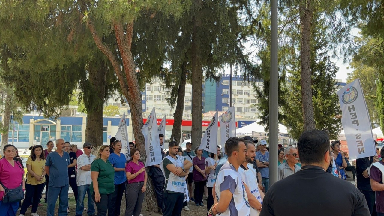 EGE ÜNİVERSİTESİ HASTANESİNDE ÇALIŞANLAR İSYANDA! HEPSEN SENDİKASI 2 GÜN İŞ BIRAKMA EYLEMİ YAPMA KARARI ALDI