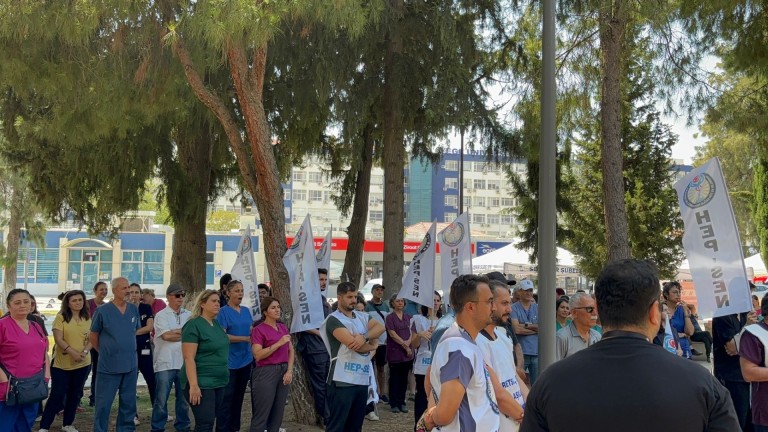 EGE ÜNİVERSİTESİ HASTANESİNDE ÇALIŞANLAR İSYANDA! HEPSEN SENDİKASI 2 GÜN İŞ BIRAKMA EYLEMİ YAPMA KARARI ALDI