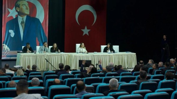 Konak Belediyesi 2025 Faaliyet Raporu Mecliste Tartışma Yarattı