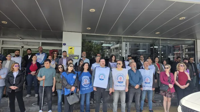 Karşıyaka Belediyesi’nde Memurlar İş Bıraktı! "Kazanılmış Haklarımız Gasp Ediliyor"