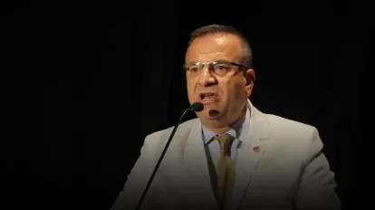 Şakir Başak’tan Gürsel Tekin Açıklaması: "Kabul Etmeseydi Koltukta AKP’li Bir Kayyum Oturacaktı!"