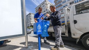 İzmir Duraklarında Yeni Dönem: 3 Bin 150 Yeni Çöp Kovasıyla Daha Temiz Bir Kent!