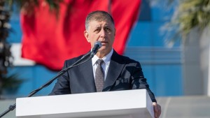 Cemil Tugay’dan Hükümete "Kredi" Resti: "İzmir’i Cezalandırmaktan Vazgeçin!"