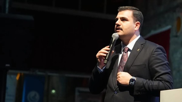 AK Partili İnan’dan CHP’li Belediyelere 1 Mayıs Yaylım Ateşi: "Emek Nutuğu Atıp İşçiyi Mağdur Ediyorlar!"