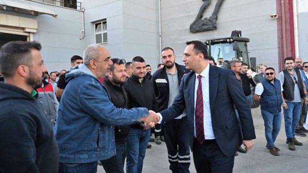 Bornova’da Buruk 1 Mayıs: Başkan Eşki Şantiyelerde İşçilerle Buluştu!
