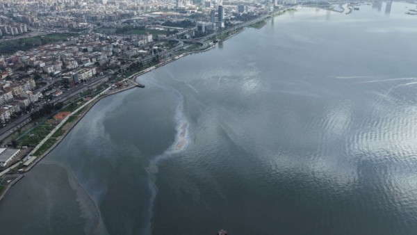 NASA Verileriyle İzmir Körfezi Alarmı: "Körfez Yaz Gelmeden Doldu!"