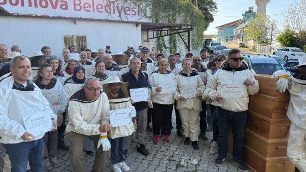 Bornova’da Arıcılık Seferberliği: 80 Yeni Üreticiye Tam Donanımlı Destek!