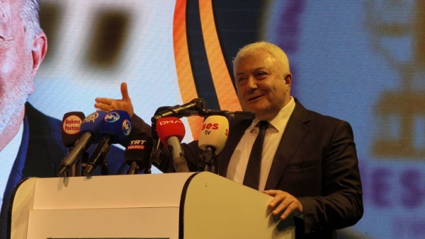 Tuncay Özkan’dan Esnaf Odasında Erken Seçim Çağrısı: "İzmir Layık Olmadığı Bir Yerde!"