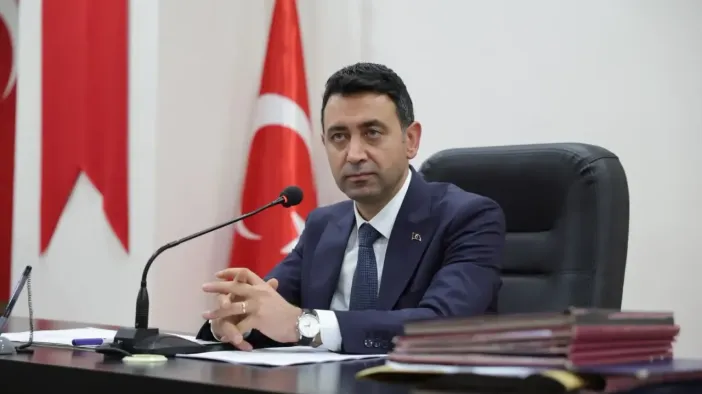 Bayraklı Belediye Başkanı İrfan Önal'dan Şok İtiraf: "Çeteler Tarafından Tehdit Ediliyorum!"