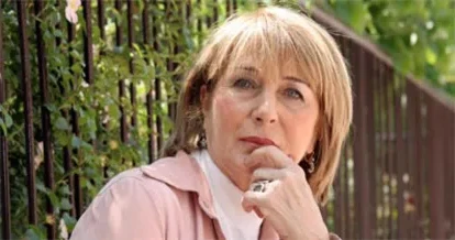 Ayşe Kulin’den Ezber Bozan İddia: "En Az Kitap Okuyan Şehir İzmir!"