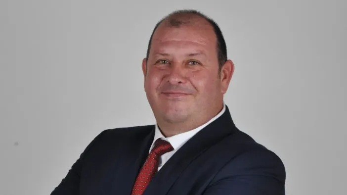 Menderes Belediye Başkanı İlkay Çiçek’ten Olay Yaratan Mesaj: "Pazartesi İstifa Ediyorum!"