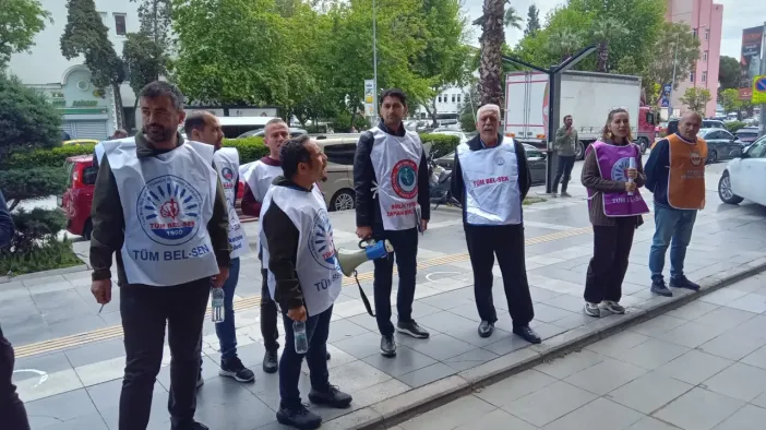 Karşıyaka’da "Emek Nöbeti" Başladı: Memurlar Eylemden Direnişe Geçti!