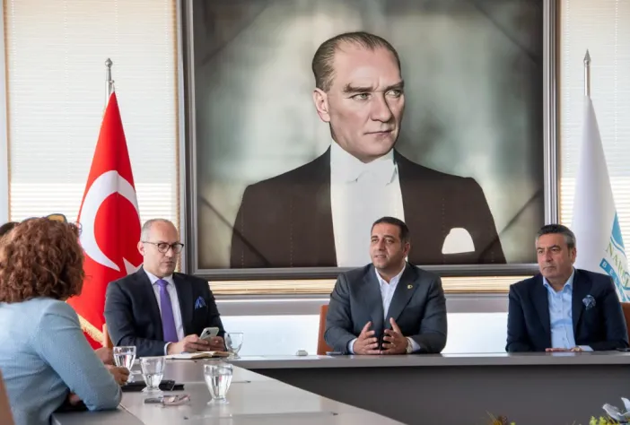Narlıdere’de Ortak Akıl Buluşması: Başkan Uzun Muhtarlarla El Ele!