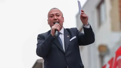 Özkan Yalım'ın İtirafları Siyaseti Sarstı: Özgür Özel'e Kurultay Parası ve VIP Araç İddiası!