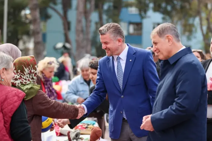 Özel, Buca'da başkanları sahiplendi: Tugay da Duman da başarılıdır