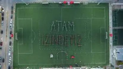Buca'da 19 Mayıs Coşkusu: Sahaya "Atam İzindeyiz" Yazdılar!