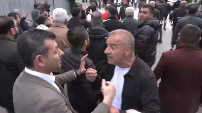 CHP Genel Merkezi Önünde Yumruklu Kavga! Şakir Başak Sert Konuştu