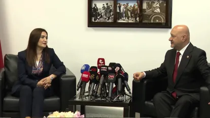 AK Parti ve CHP 3 Bayram Sonra Bayramlaştı! İzmirli Vekilden Mesaj