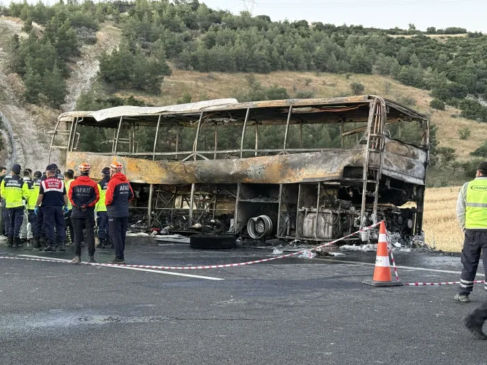 İzmir'den yola çıktı, küle döndü