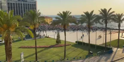 İzmir'de Özgür Özel'e Soğuk Duş! Boş Meydanda Kadraj Oyunu Deşifre Oldu