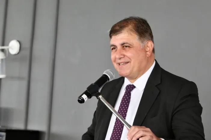 İzmir Bomba İddiayla Çalkalanıyor! Cemil Tugay AK Parti'ye mi Geçiyor?