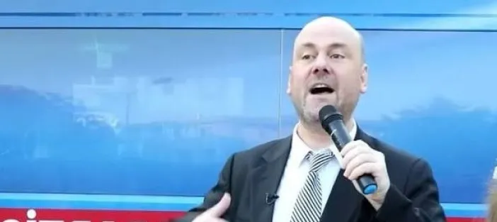 CHP İzmir'de Deprem: Meclis Üyesi Volkan Koçanalı İstifa Etti