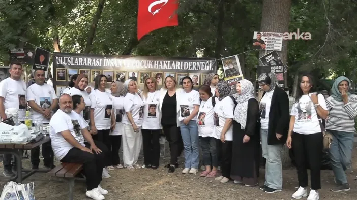 CHP'li Ayten Gülsever'den Adalet Nöbetinde Net Mesaj: "İstanbul Sözleşmesi Derhal Uygulansın"